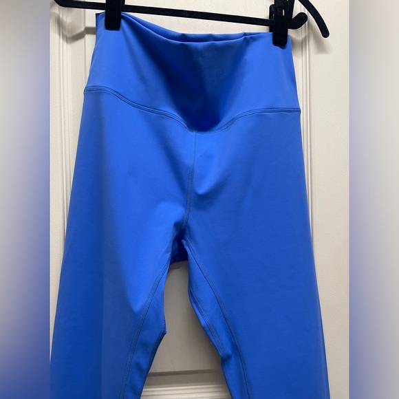 New yoga pant leggings Buttery soft feel Fits like a Large see measurements - Picture 2 of 11